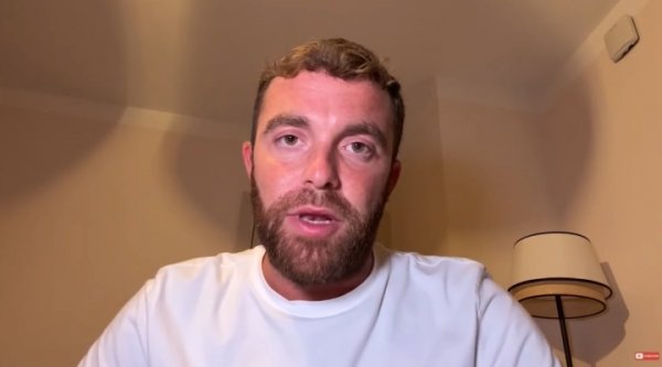 罗马诺重申：我的消息源表示曼城和多纳鲁马达协议，球员说yes